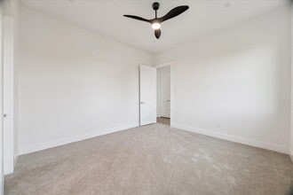 Building Photo - 2122 Oatfield Dr