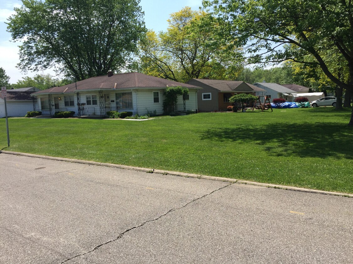 Foto principal - 123 Home Rd S