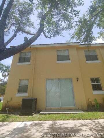 Building Photo - 2214 Shoma Dr