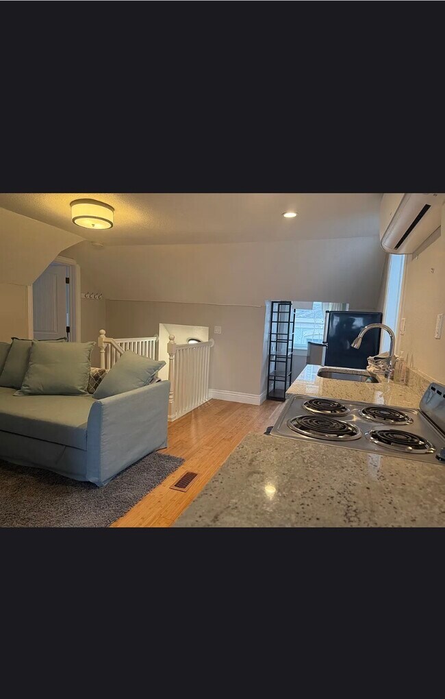 Foto del edificio - 428 N H St
