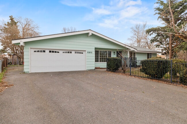 Building Photo - 4802 Sturdivant Ave