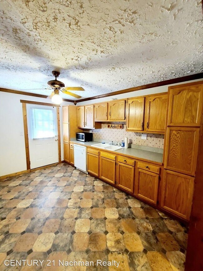 Building Photo - 3 br, 2 bath House - 2120 E. Pembroke Avenue