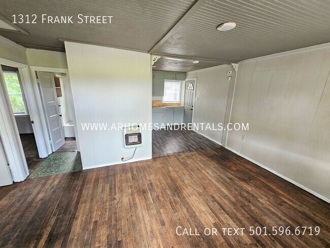 Building Photo - 1312 Frank St