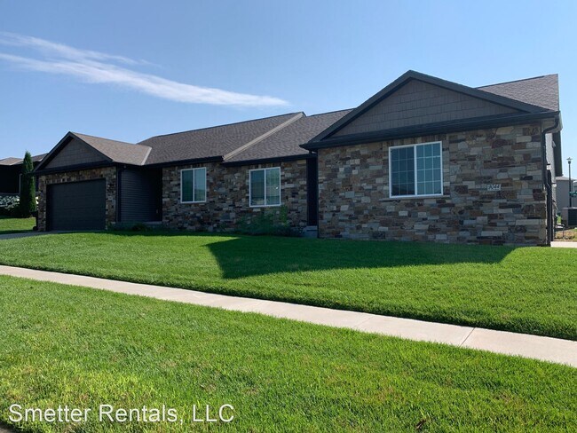 Foto del edificio - 3 br, 3 bath House - 9044 S. 72nd Street