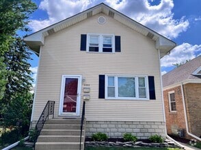 Building Photo - 2303 N 74th Ave