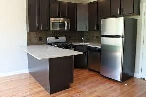 Foto del edificio - 4759 N Maplewood Ave