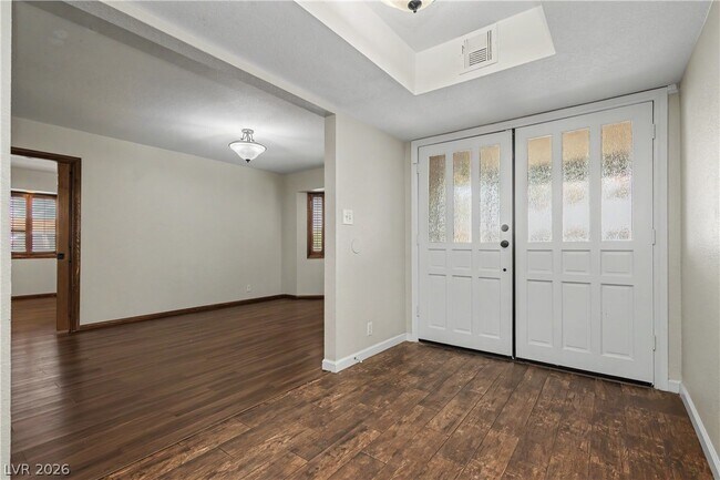 Foto del edificio - 6908 Kinkenon Dr