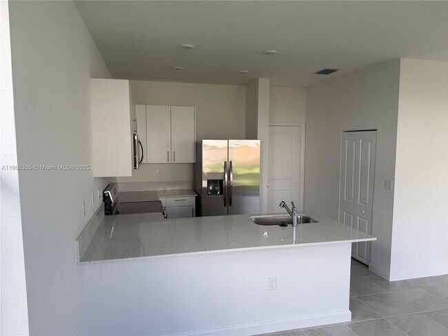 Foto del edificio - 2426 SE 26th Ln