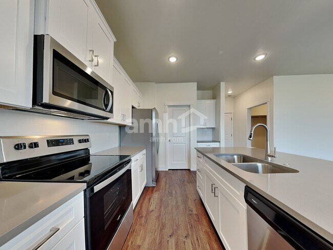 Building Photo - 9310 W Dove Creek St