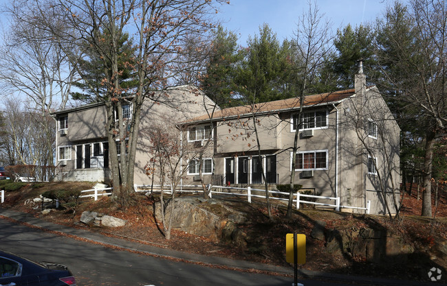 Building Photo - Bunker Hill