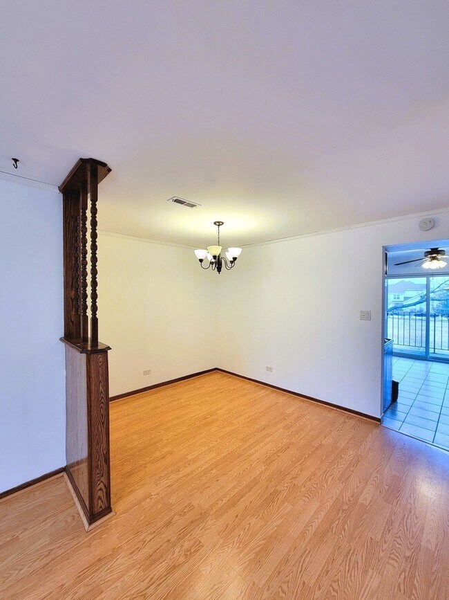 9350 Hamilton Ct, Des Plaines, IL 60016 House Rental in Des Plaines