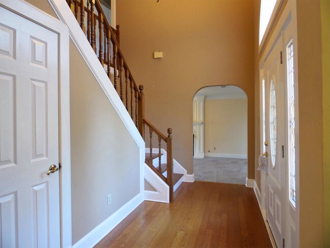 Foto del edificio - 352 Songbird Rd