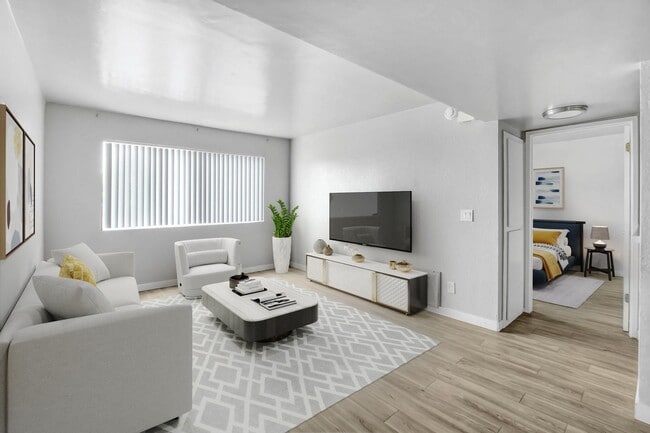 Building Photo - Valerio Palms