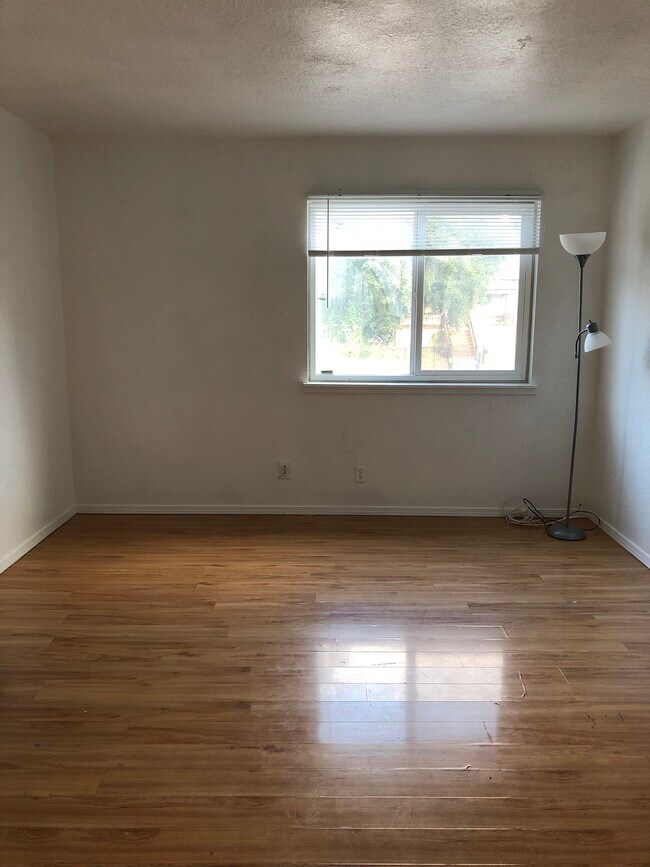 Living Room - 4527 Fairfax Ave