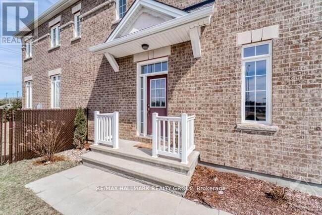 Building Photo - 401 Foxhall Way