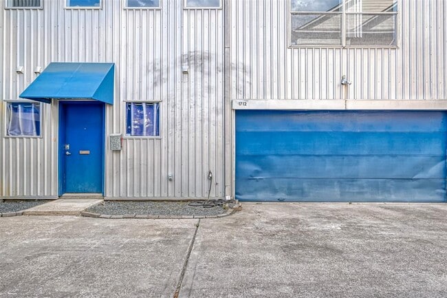 Building Photo - 1712 Drew St