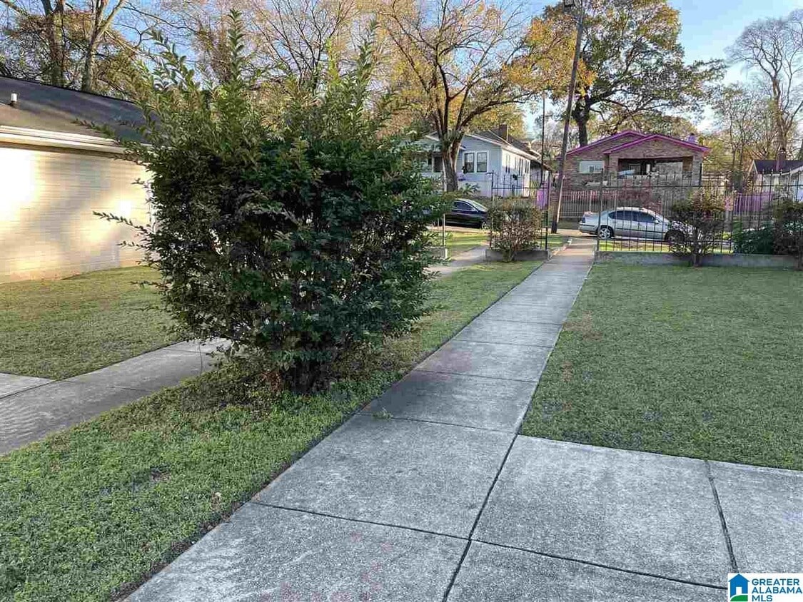 Primary Photo - 3420 17th Ave N