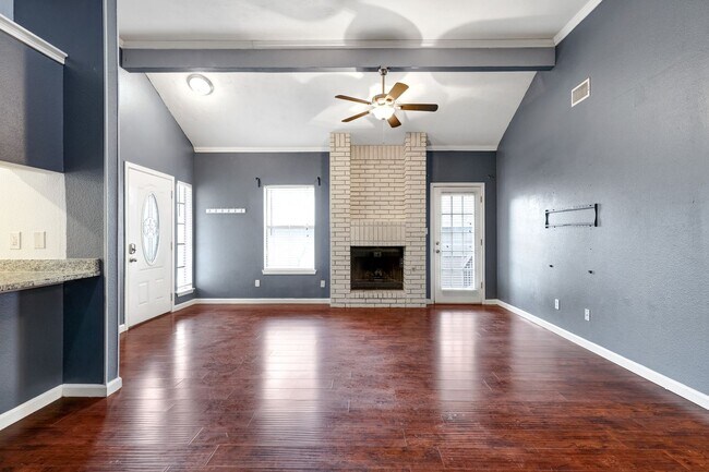 Building Photo - ***APPLICATION CURRENTLY UNDER REVIEW***Up...