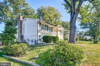 Building Photo - 4512 Knoll Dr