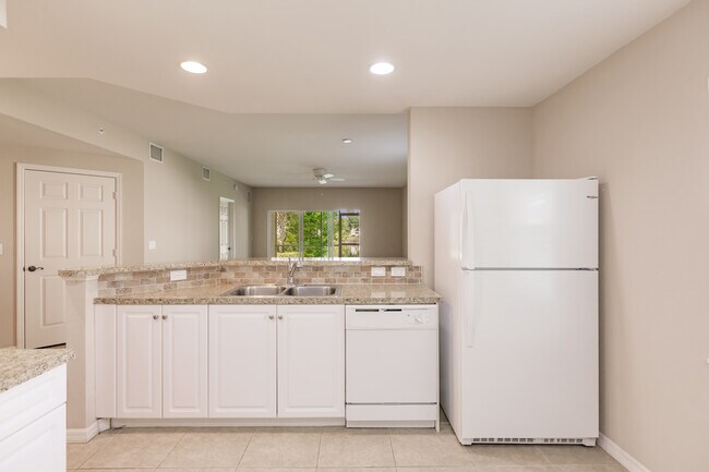 Foto del edificio - 27500 Palmesta Circle