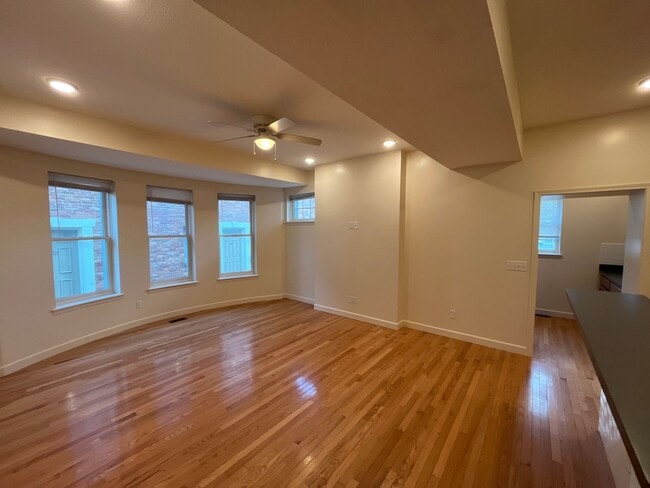 Building Photo - 211 E Lane Ave