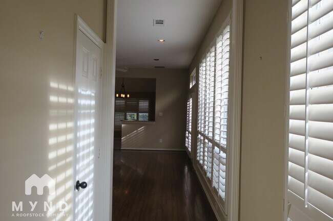 Foto del edificio - 4249 Stanton Blvd