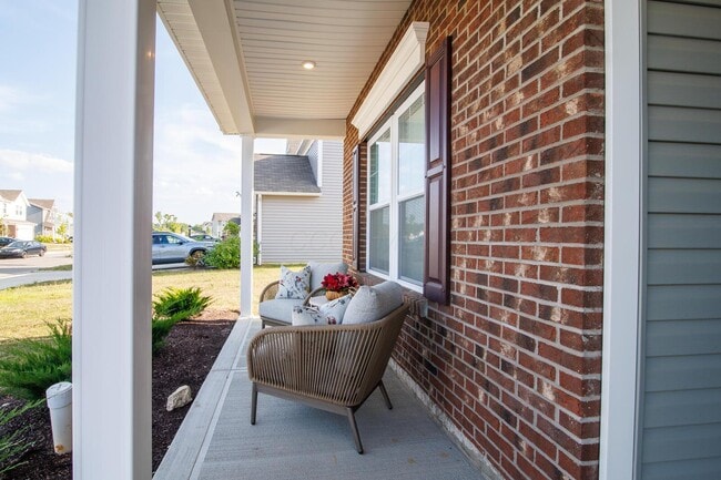 Building Photo - 468 Rochdale Run