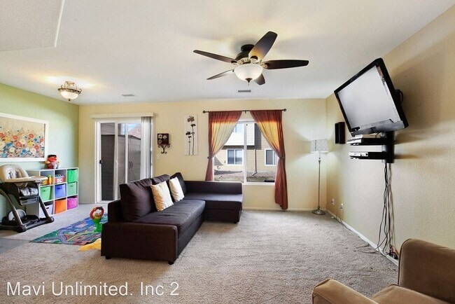 Building Photo - 3 br, 3 bath House - 19046 E 57th Place Un...