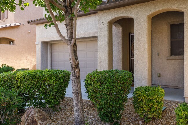 Building Photo - Fully furnished home in gated SW community...