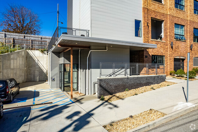 Building Photo - Bloomfield Lofts