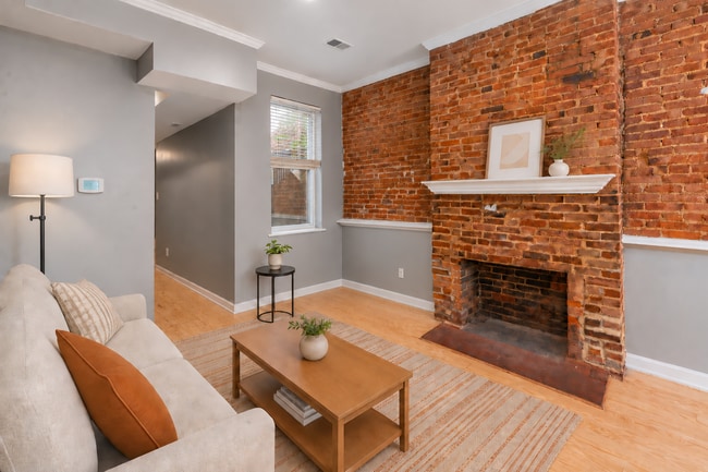 Building Photo - 926 S Hanover St