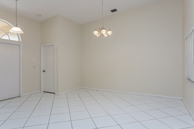 Building Photo - 1200 Columbine Pl