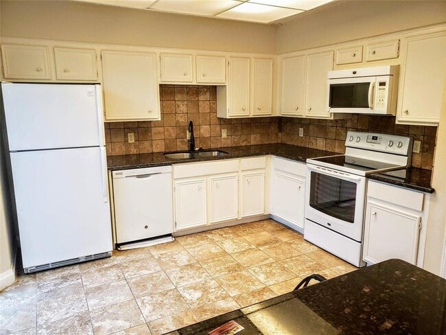 Building Photo - 183 World of Tennis Sq