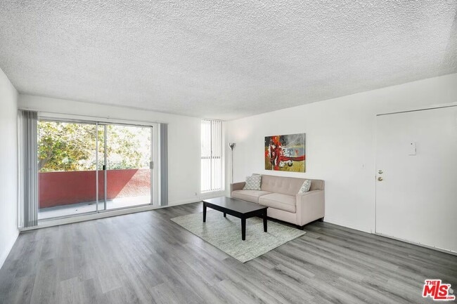 Building Photo - 1208 W Adams Blvd