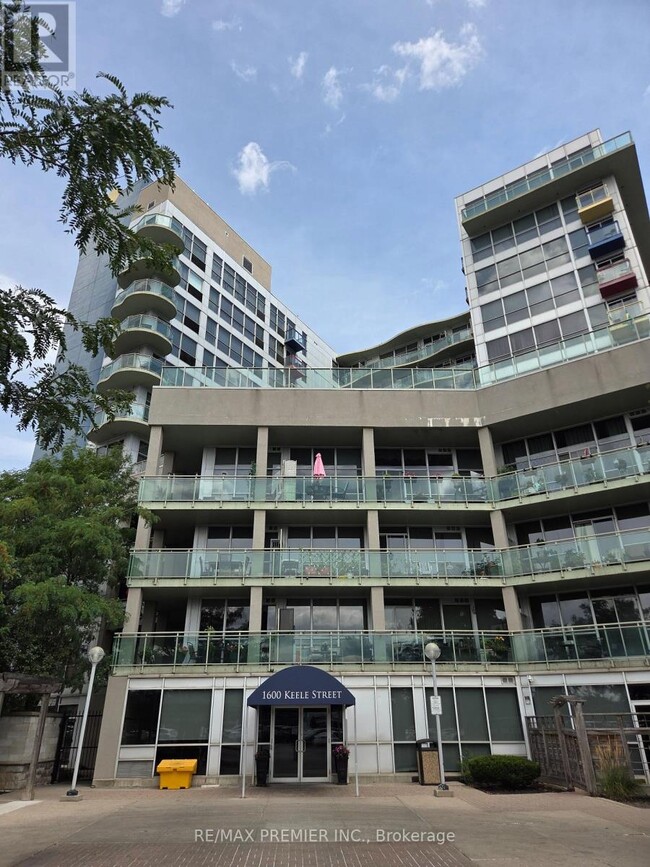 Building Photo - 1600 Keele St