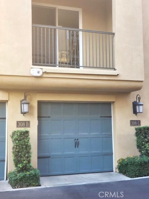 Building Photo - 308 S Arroyo Dr