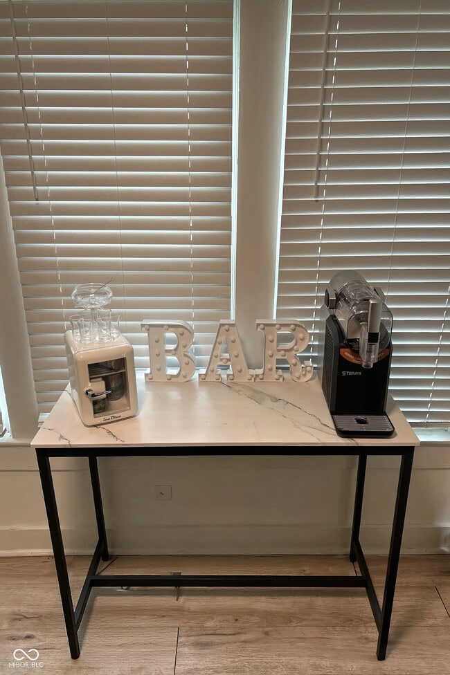 Foto del edificio - 3851 Broadway St