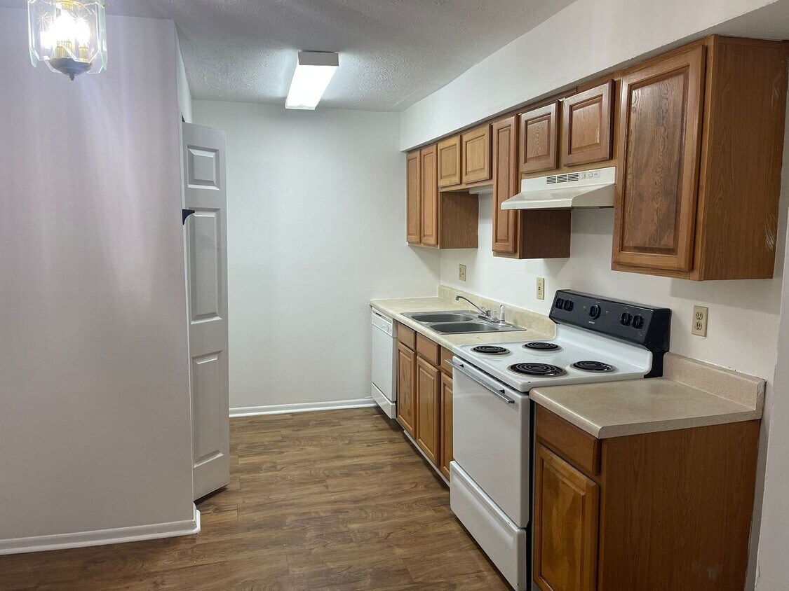 Primary Photo - Modern 2-Bed, 1-Bath Oasis with Central Ai...