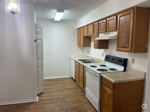 Building Photo - 2514 S Seale Rd