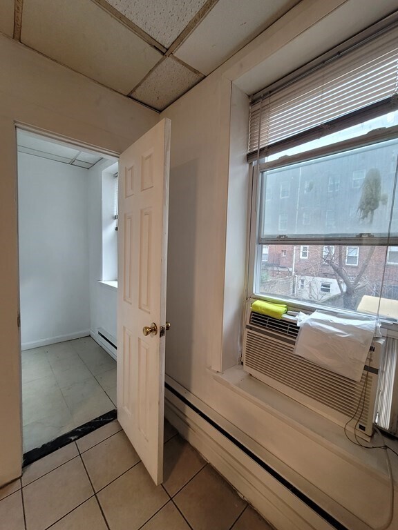 Building Photo - 102 Tyler St