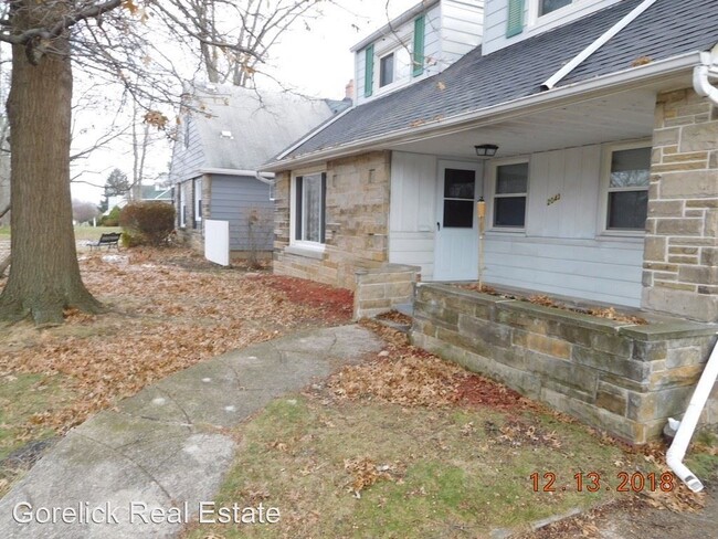 Building Photo - 3 br, 1.5 bath House - 2043 South Green Road