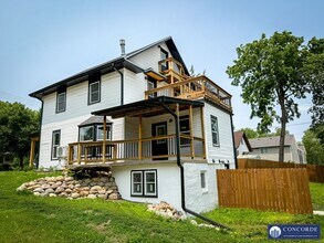 Building Photo - 3210 S 48th St