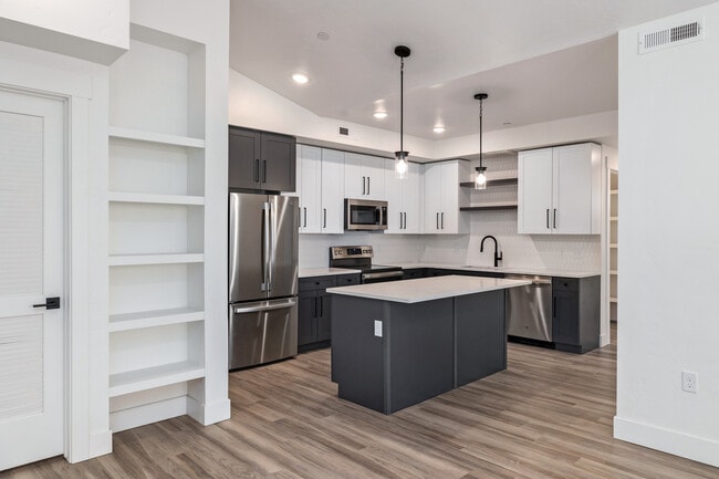 Building Photo - Olivia Apartments