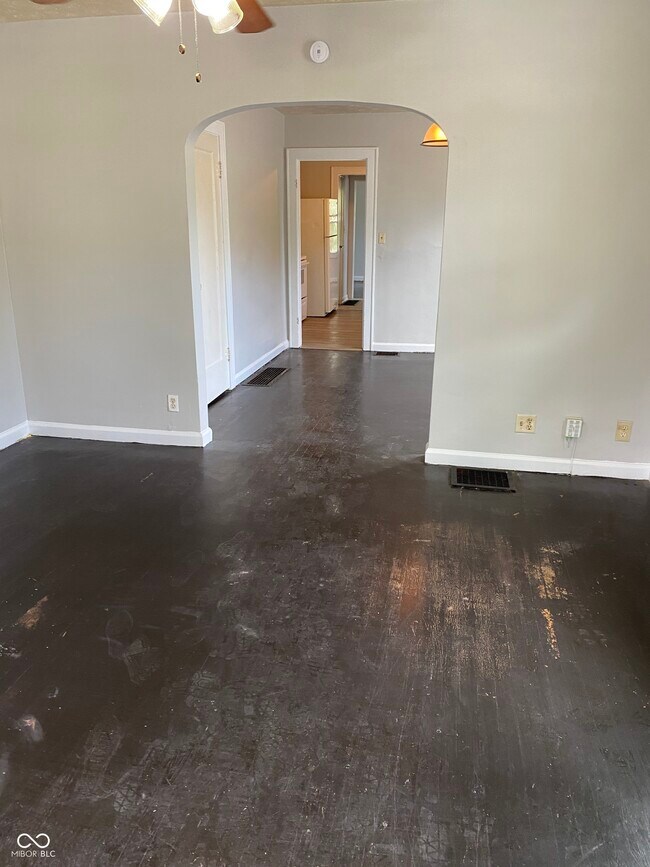 Foto del edificio - 856 N Bradley Ave