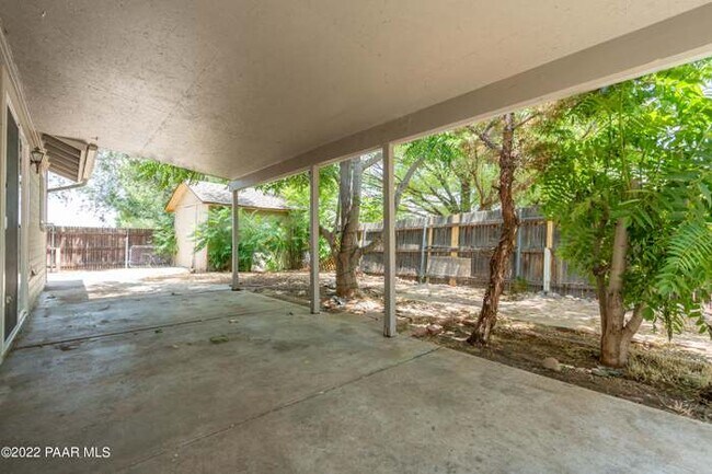 Foto del edificio - 5529 N Long Rifle Rd