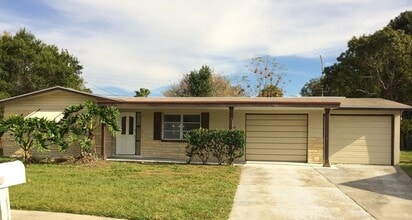 Building Photo - 2106 Lyra Dr