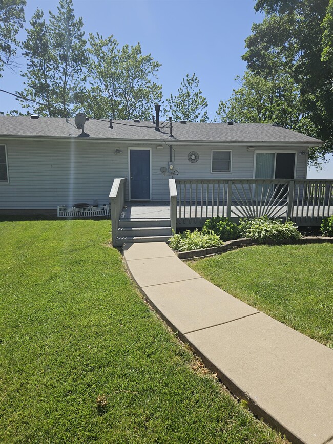 Building Photo - 711 N Hemlock St