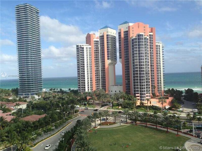 Foto del edificio - 19370 Collins Ave