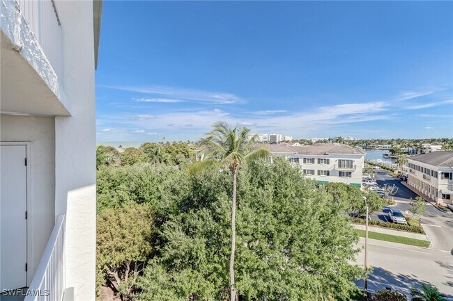 Foto del edificio - 1300 Gulf Shore Blvd N