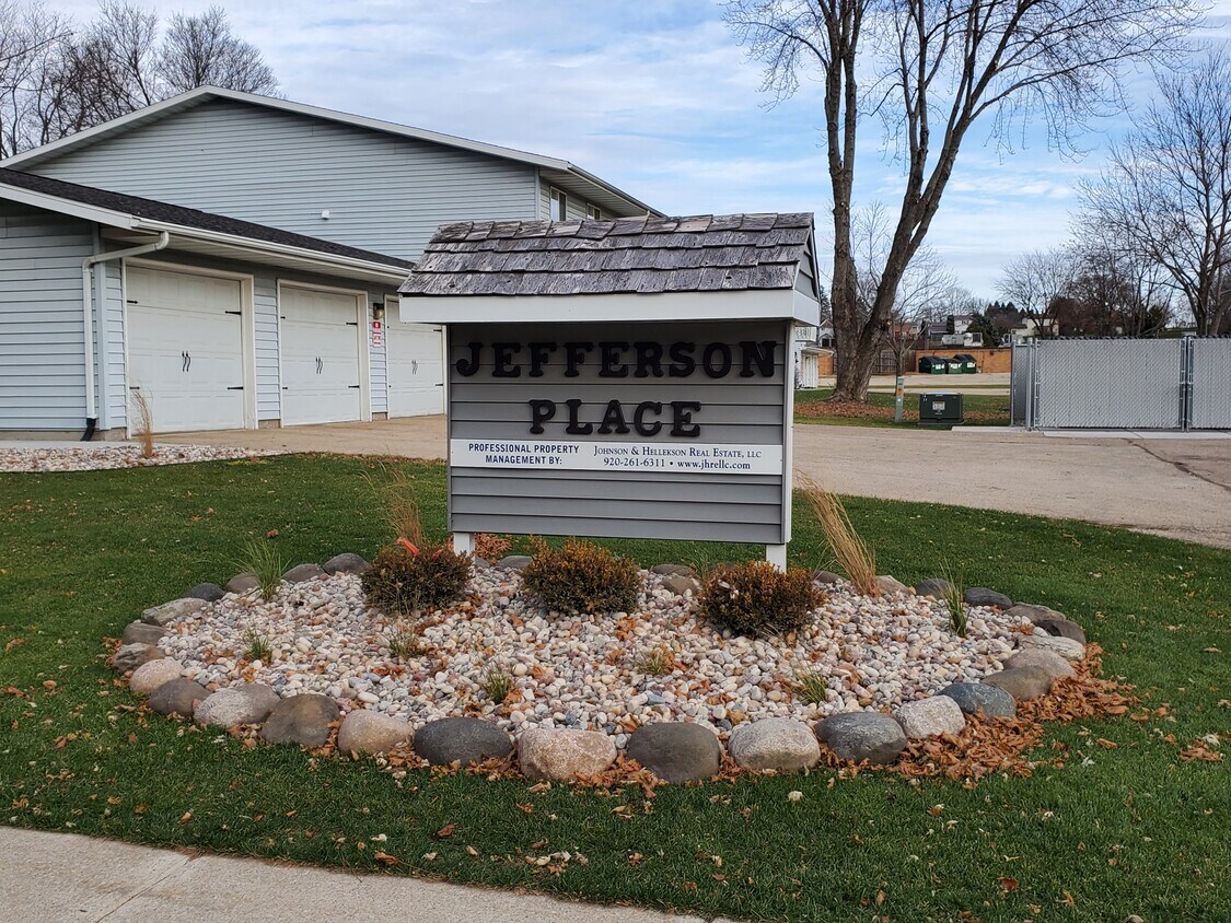305 Jefferson St Unit 108, Beaver Dam, WI 53916 Apartments 305